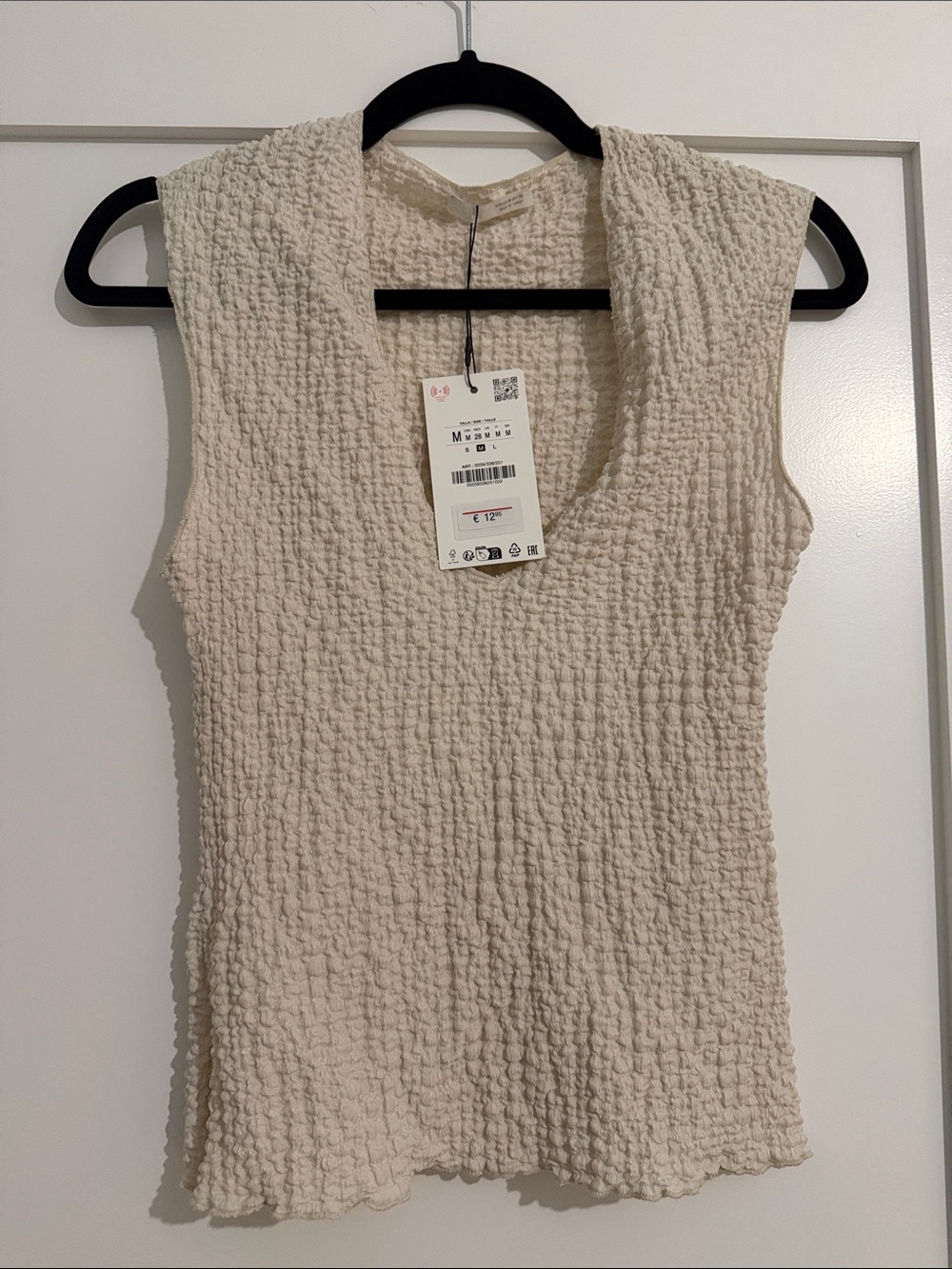 NWT Zara -Textured Cream Sleeveless V-Neck Tank Top